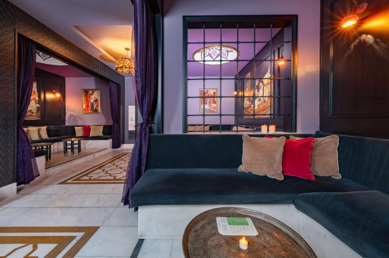 Hotel Rixos Downtown Antalya - The Land Of Legends Access Esterno foto The interior of the hotel