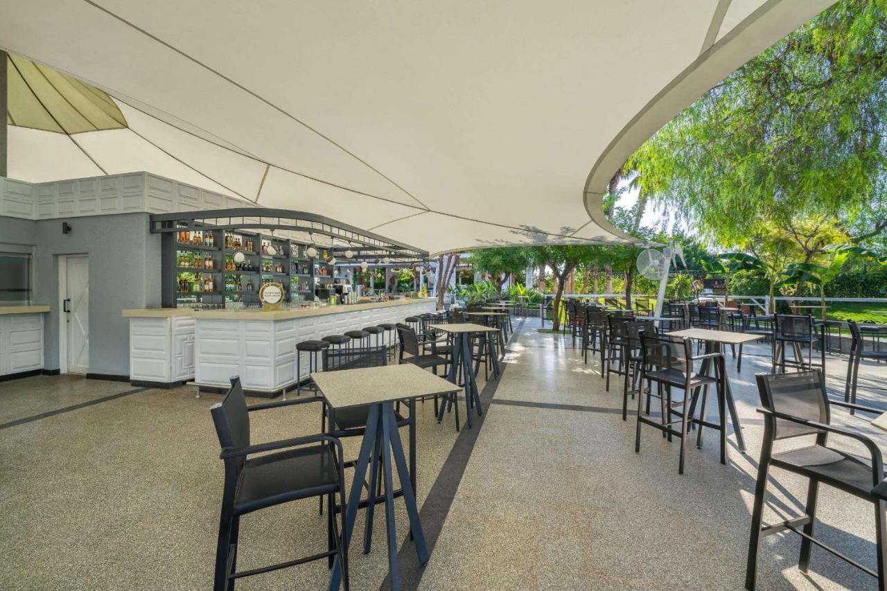 Hotel Rixos Downtown Antalya - The Land Of Legends Access Esterno foto The Bar