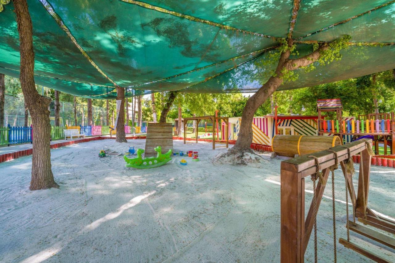 Hotel Rixos Downtown Antalya - The Land Of Legends Access Esterno foto Playground