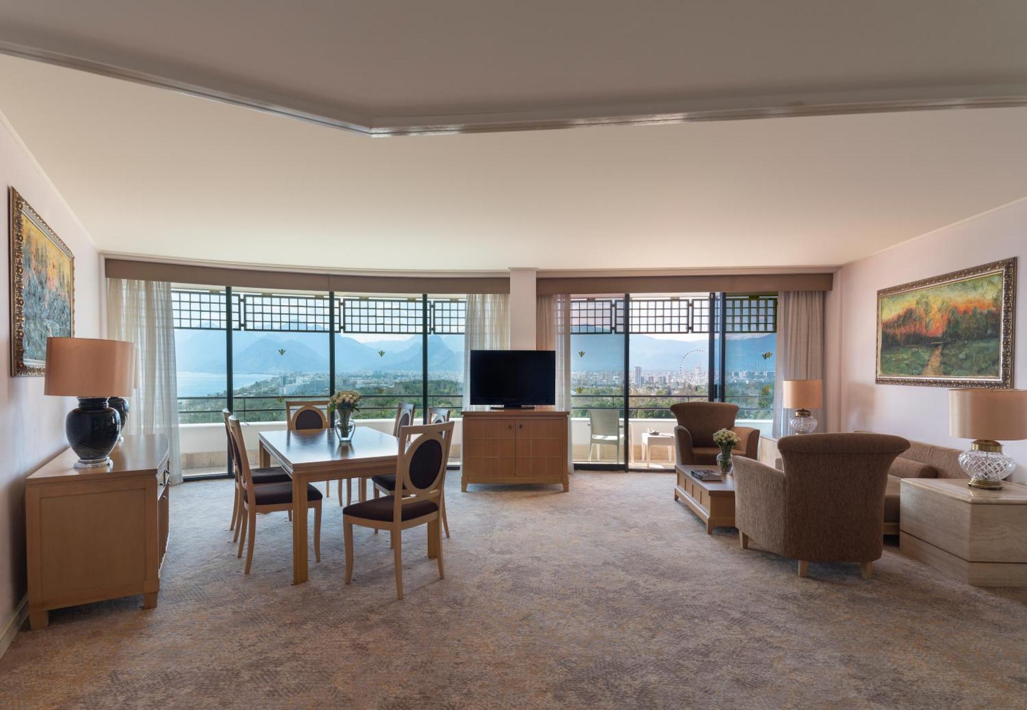Hotel Rixos Downtown Antalya - The Land Of Legends Access Esterno foto A suite at the hotel